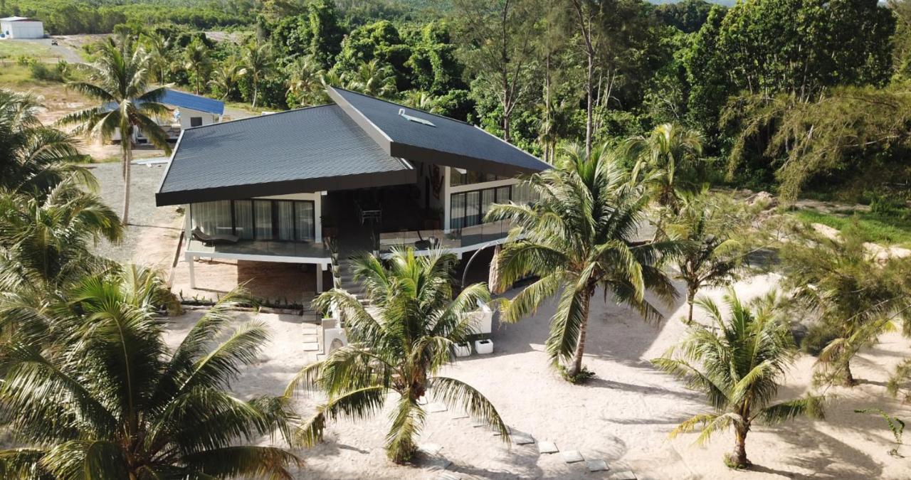 Eagle Bay Retreat Borneo Beach Villas Beach Front Kumbatang Luaran gambar