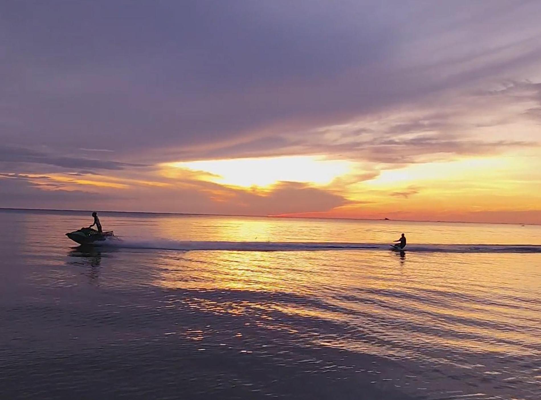 Eagle Bay Retreat Borneo Beach Villas Beach Front Kumbatang Luaran gambar